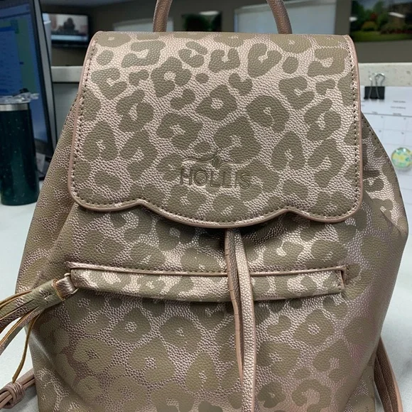 Hollis | Bags | Hollis Backpack Purse Gently Used | Poshmark display picture 3